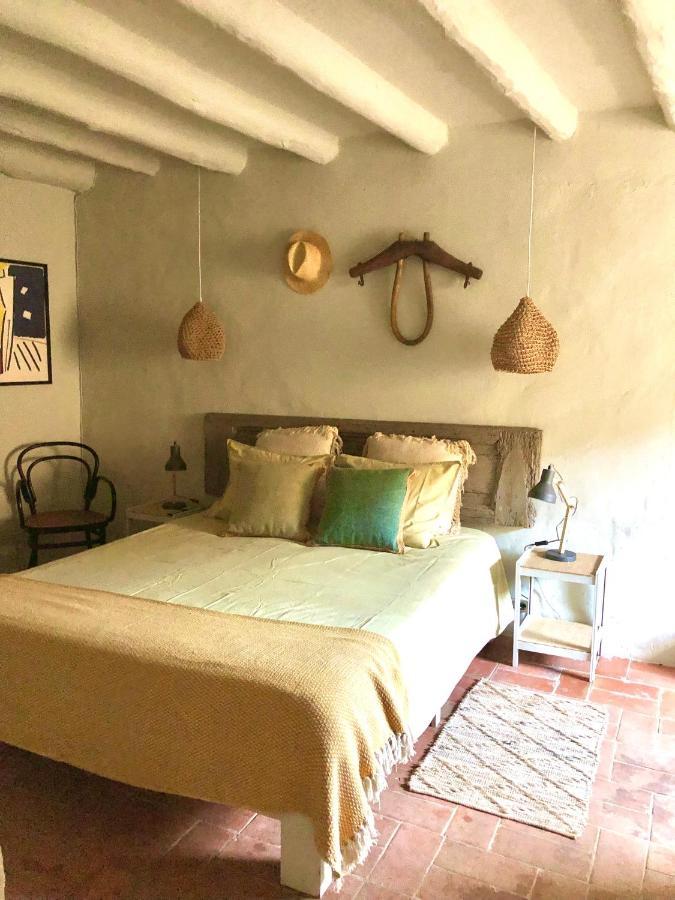 El Castell De Seguero Apartment Beuda Bagian luar foto