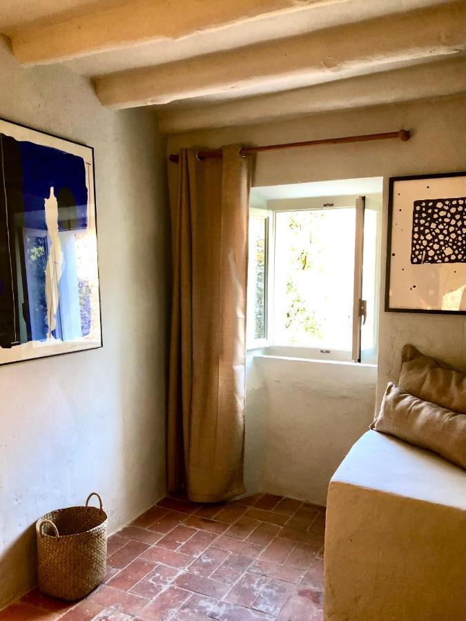 El Castell De Seguero Apartment Beuda Bagian luar foto