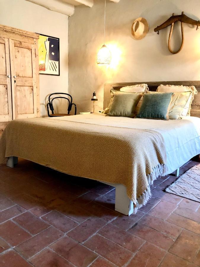 El Castell De Seguero Apartment Beuda Bagian luar foto