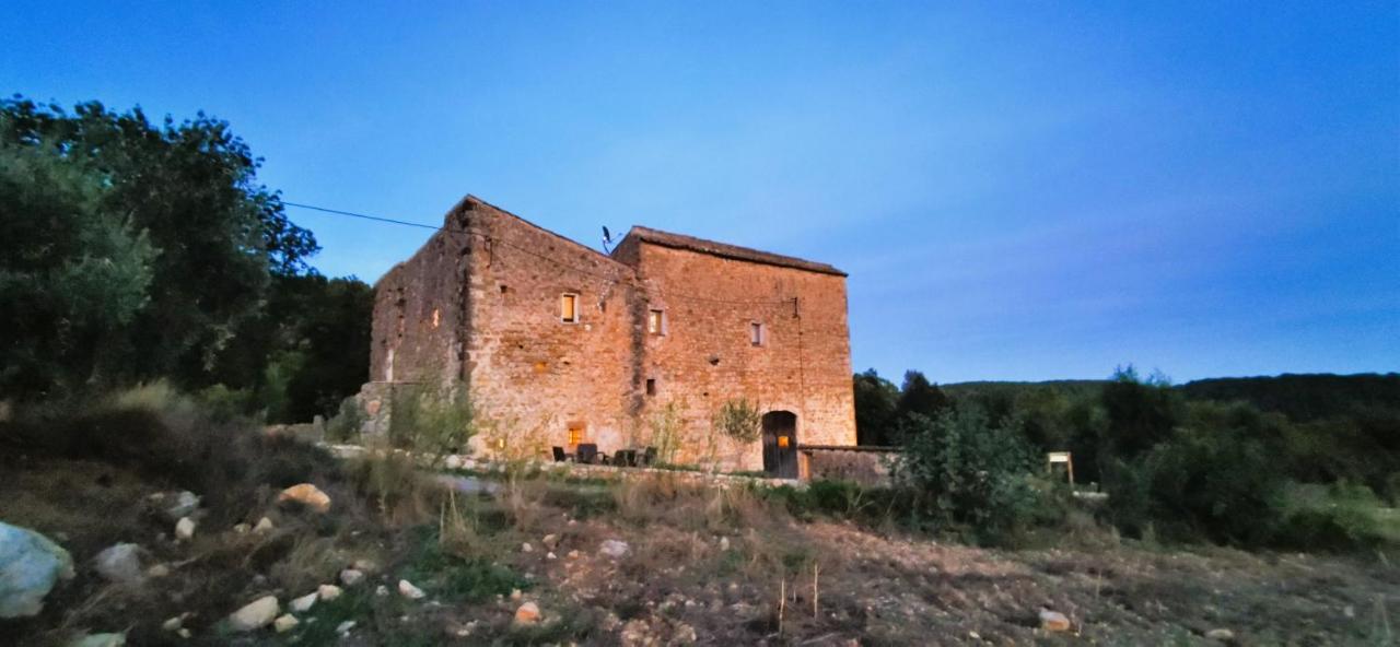El Castell De Seguero Apartment Beuda Bagian luar foto