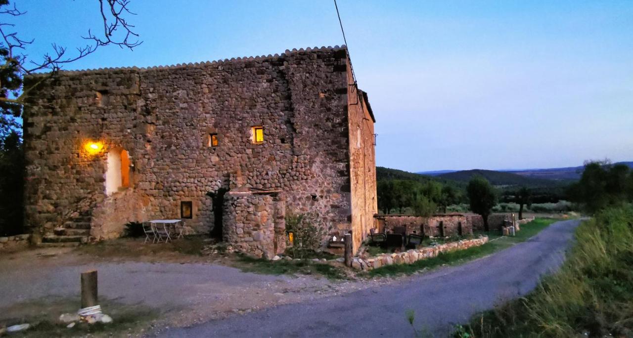 El Castell De Seguero Apartment Beuda Bagian luar foto